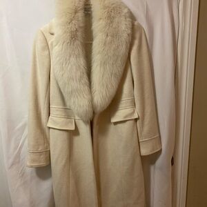 Peter Nygard Cream Trench Coat with Fur Collar